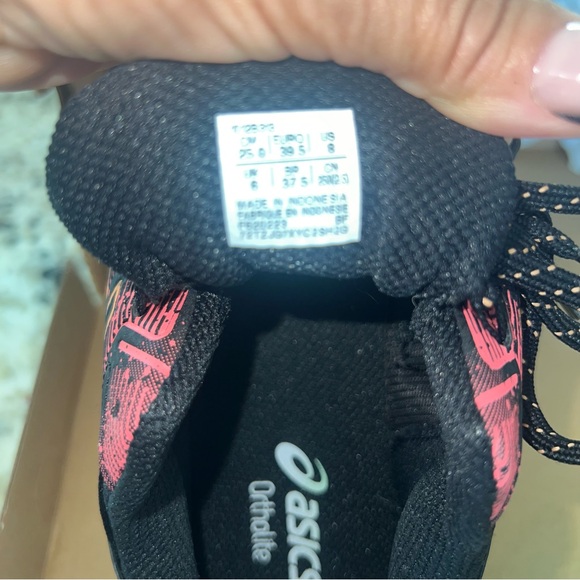 ASICS Women's Black and Coral Gel-Venture 9|size 8 Shoes - Picture 12 of 13
